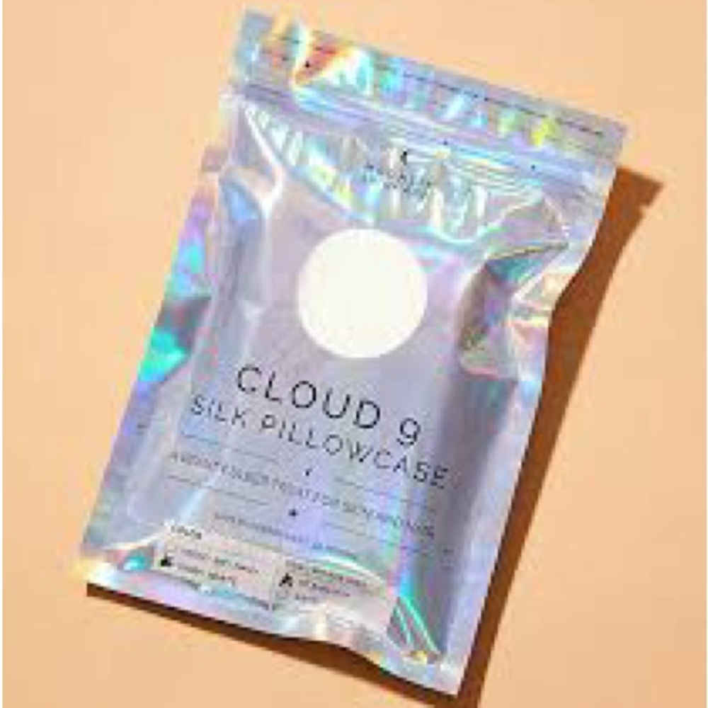 Cloud 9 Silk Pillowcase — NEW